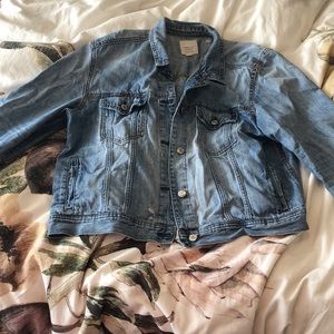 AMERICAN EAGLE FITTED DENIM JACKET
